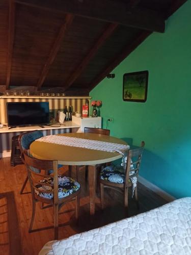 Monoambiente independiente planta alta near Aeroporto Internacional Astor Piazzolla