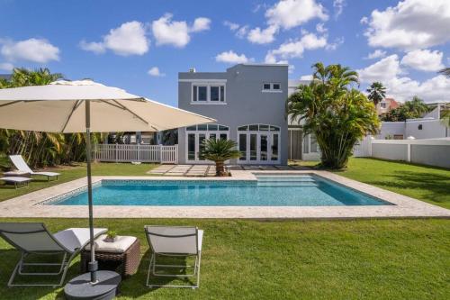 Enchanted Hideaway with Private Pool – khách sạn tại Luquillo
