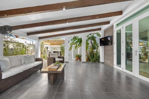 Enchanted Hideaway with Private Pool in لوكويللو