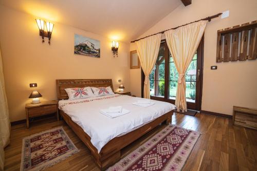 Casa Ardeleană (Casa Ardeleana) in Luncanii De Jos