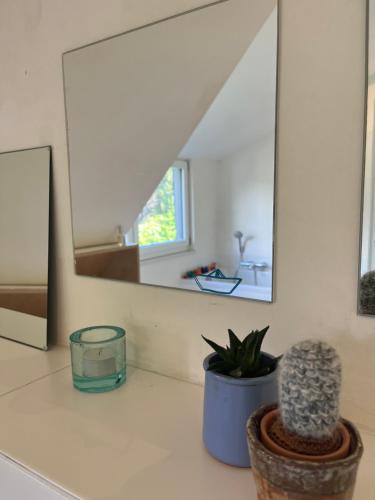 Helles Giebelzimmer im Altbau, Colonia (foto 7)