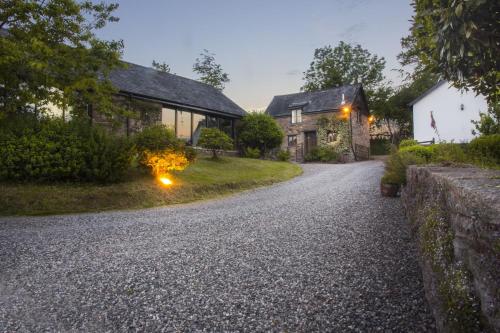 บริการและสิ่งอำนวยความสะดวก, The Smithy nr Huntsham in ทิเวอร์ตัน