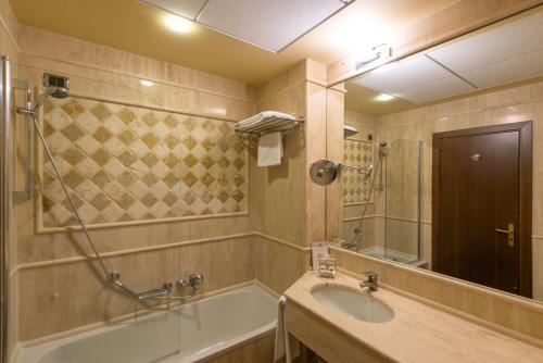 Grand Hotel Baia Verde - image 11
