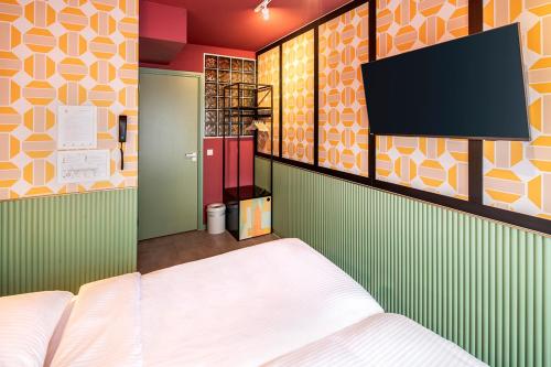 Tourist Inn Hotel Amsterdam - image 9