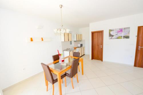 Two-Bedroom Apartment image 5