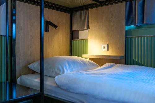 Tourist Inn Hotel Amsterdam - image 4