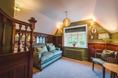 Bel And The Dragon-Churt - image 10