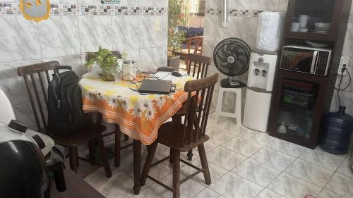 Kitchen, SUITE banheiro privativo & QUARTO banheiro social PERTO DO GERALDAO,UNIVERSO, UFPE,AEROPORTO-AFOGADO in Imbiribeira