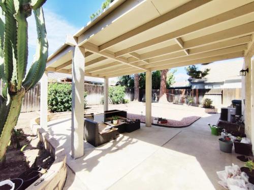 Brand New Single House sharing 2 Bedrooms in Rancho Cucamonga, USA