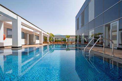 Limited Offer Book Now for a Great Rate & Comfort by Deluxe Holiday Homes, Дубай (фото 8)