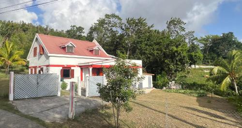 Exterior view, Mountain Breeze Home Rentals in Portsmouth