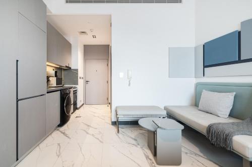 Serene Studio Apartment in MAG 900 - Allsopp & Allsopp, Dubai (foto 3)