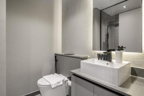 Serene Studio Apartment in MAG 900 - Allsopp & Allsopp, Dubai (foto 9)