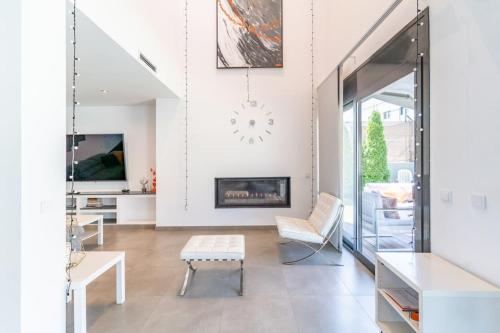 The Orange House, Barcelona, Luxury Villa in Montgat