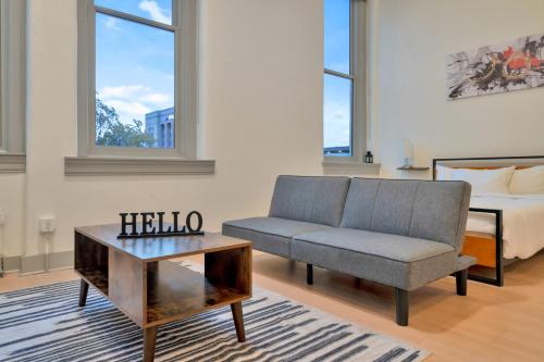 Bright and Modern Studio in Louisville # 306 in Louisville, USA