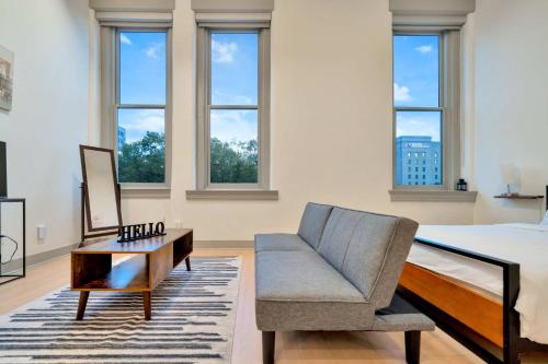 Bright and Modern Studio in Louisville # 306 in Louisville, USA