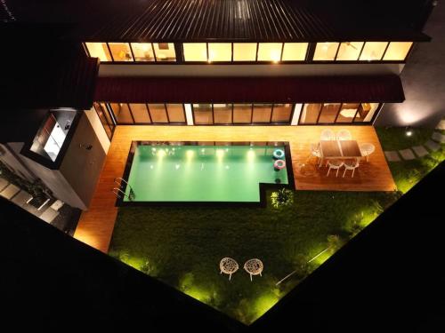 Villa Vitrum Alibag – khách sạn tại Kurul