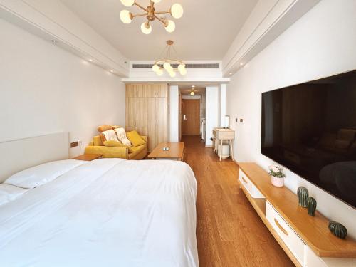 Ancient Whale x Creative Sea View Hotel Apartment in Qingdao