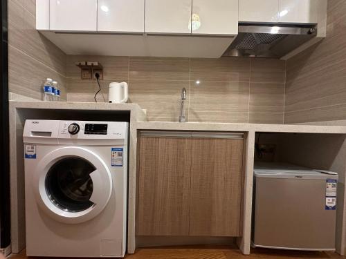 Ancient Whale x Creative Sea View Hotel Apartment in Qingdao