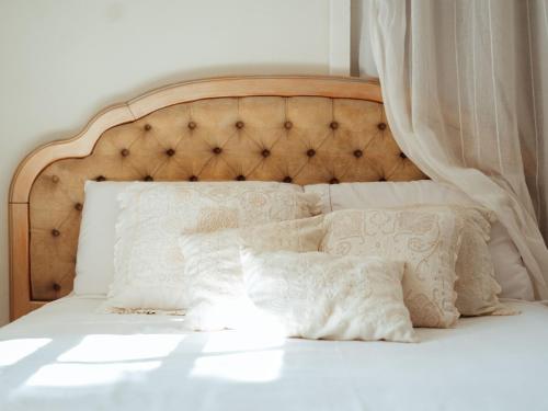 2 bedrooms, 5 beds