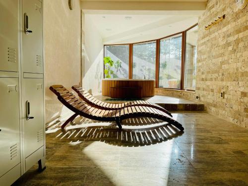 Karstais baseins, D Villa in Mineralni Bani