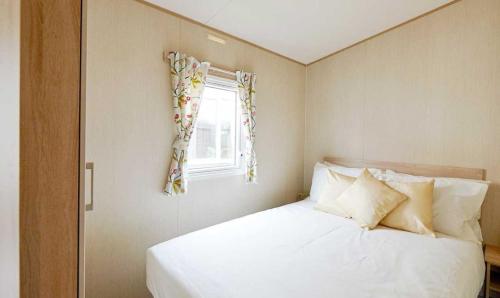 3 bedrooms, 7 beds