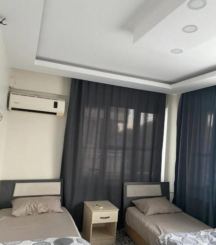 1 double bed, 1 twin bed