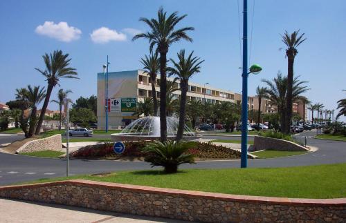 ร้านค้า, soleil catalan terrasse panoramique ok chéques vacances 4pers wifi 65m2 jardin parking 2ch 2km mer (soleil catalan terrasse panoramique ok cheques vacances animaux 4pers wifi 65m2 jardin parking 2ch 2) in แซง ซีพริออง