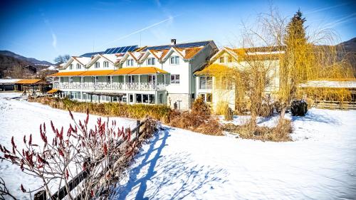 Семеен хотел 1876 in เอพริลตซิ