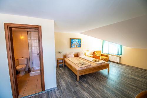 Семеен хотел 1876 in เอพริลตซิ