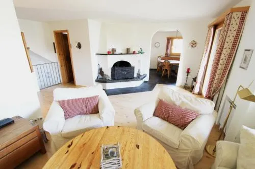 Apartment Tauschna mit Privat-Pool in Samedan, Schweiz