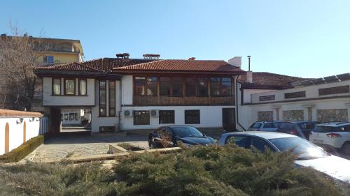 Bozukova House - image 8