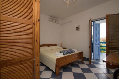 1 queen bed