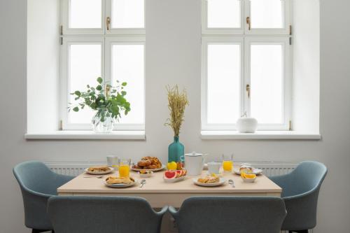 Deluxe Apartment image 2
