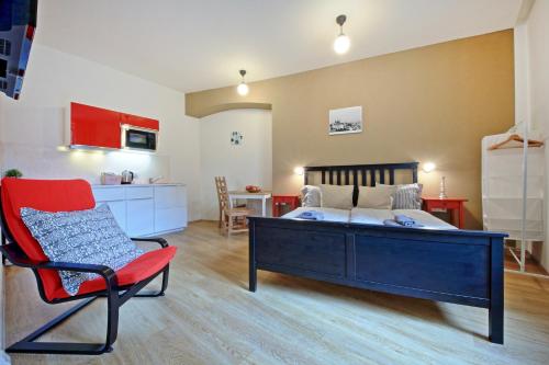 Studio with Garden View 11