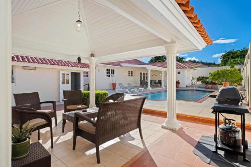 Instalaciones, Rooi Koochi 27D in Savaneta