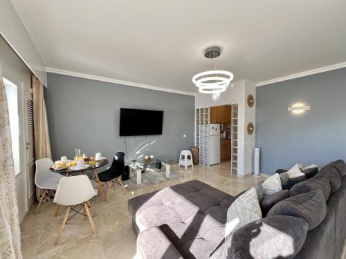 Albufeira Town Apartment With Pool by Homing - image 2