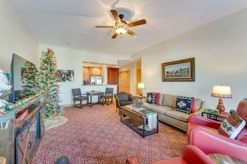 1 Mi to Skiing Mtn-View Condo in Angel Fire! thumb 3