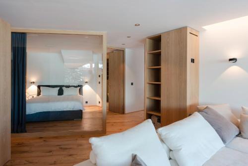 Apartment with Lake View image 6