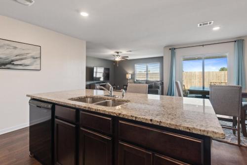 New Bama Retreat Sleeps 8