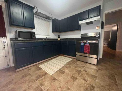 Cozy 3 Bedroom In Prime Location! in Lewisville, USA