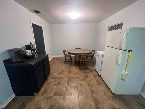 Cozy 3 Bedroom In Prime Location! in Lewisville, USA