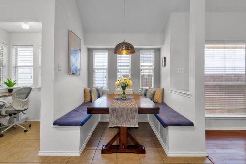 32 Mckinney 2 Living Areas Office Pet Friendly in McKinney, USA