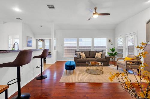 32 Mckinney 2 Living Areas Office Pet Friendly in McKinney, USA