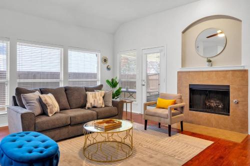 32 Mckinney 2 Living Areas Office Pet Friendly in McKinney, USA