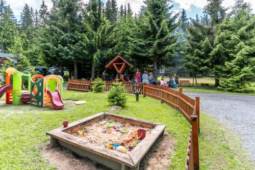 Taman bermain, Chaty Jasna in Demanovska Dolina