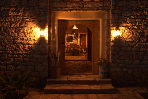 入口, Kasbah Imini Restaurant & Hotel in 提加米里迪度北