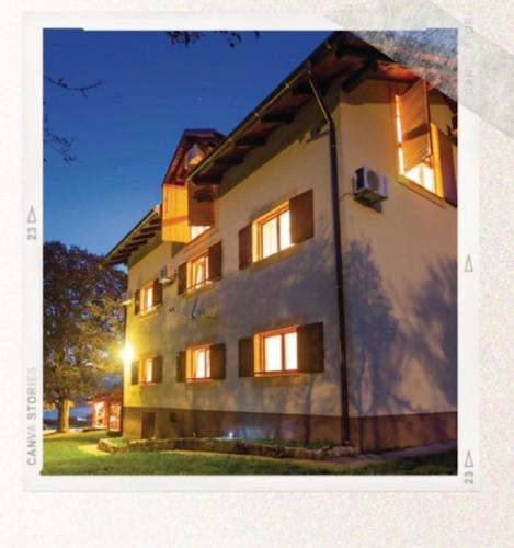 Villa Hills in Plaski