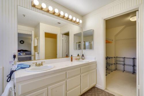 Centrally Located Home with Yard in Hayward!