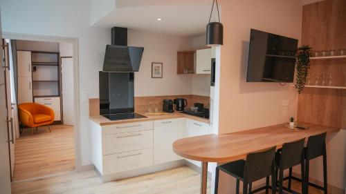 ห้องครัว, KoonTy - Chambres et Appartements à Landerneau (KoonTy - Chambres et Appartements a Landerneau) in ล็องแดร์โน